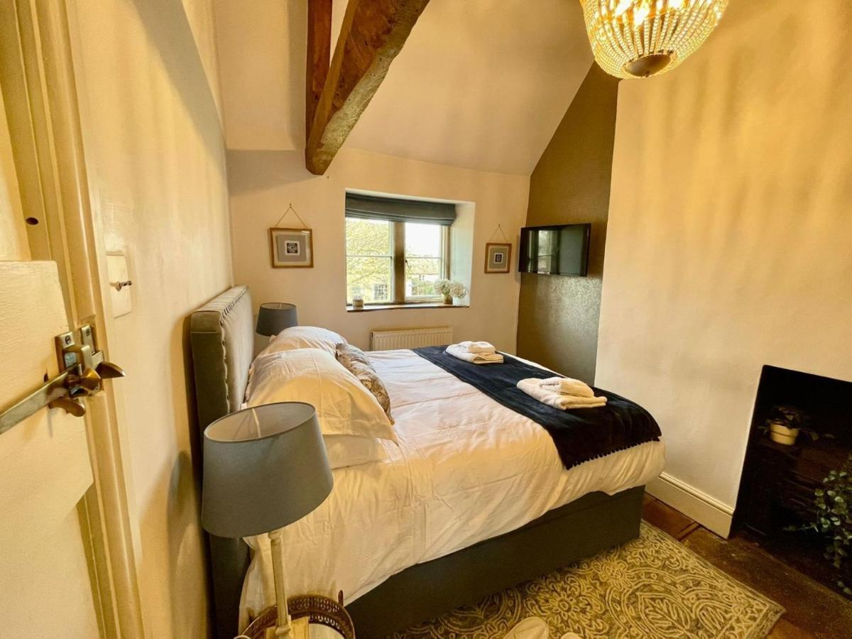 Hebe Cottage - Idyllic And Homely With Attention To Detail Atworth Екстер'єр фото