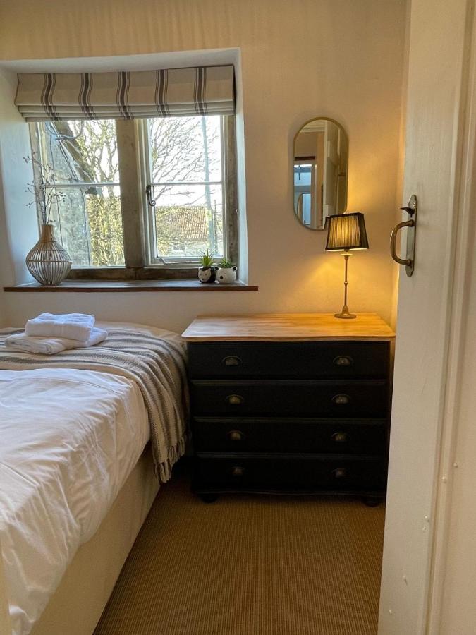 Hebe Cottage - Idyllic And Homely With Attention To Detail Atworth Екстер'єр фото