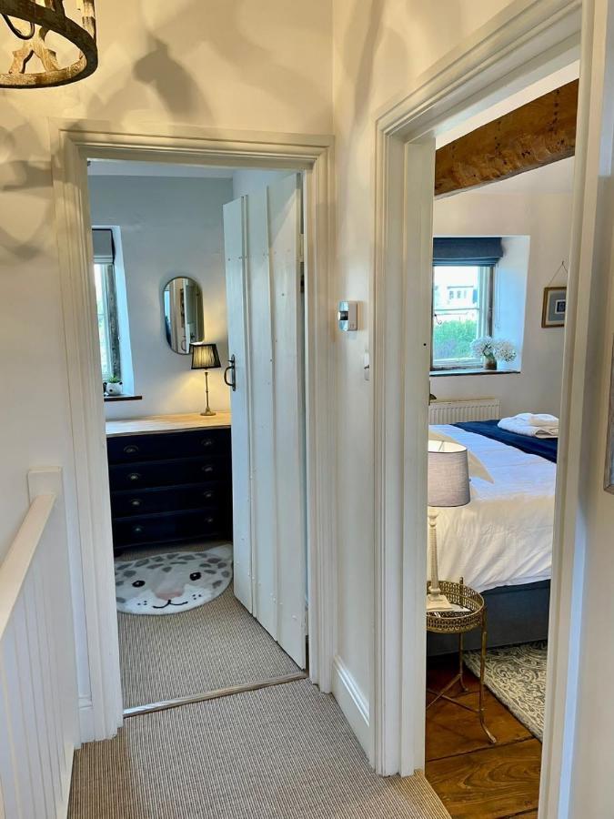 Hebe Cottage - Idyllic And Homely With Attention To Detail Atworth Екстер'єр фото