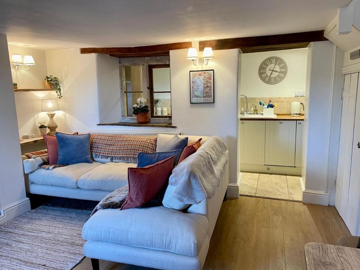 Hebe Cottage - Idyllic And Homely With Attention To Detail Atworth Екстер'єр фото