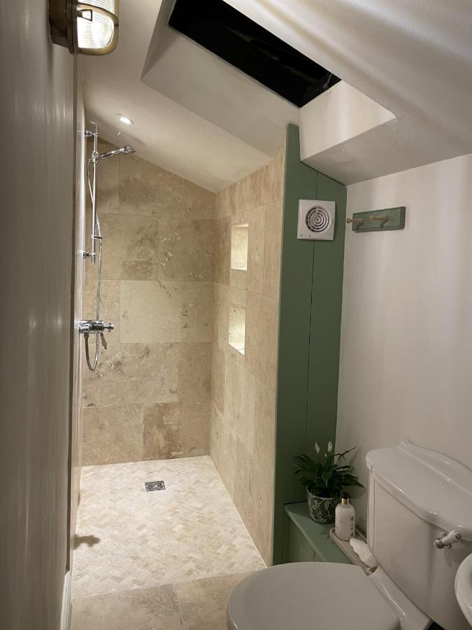 Hebe Cottage - Idyllic And Homely With Attention To Detail Atworth Екстер'єр фото